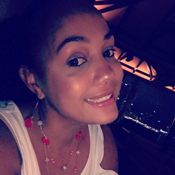 Meet your Posher, Christina - Picture 1 of 1